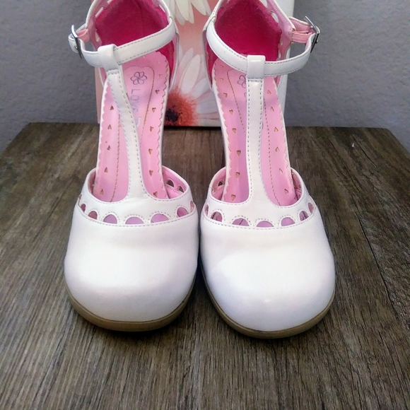 Women shoes-heels - Picture 3 of 6